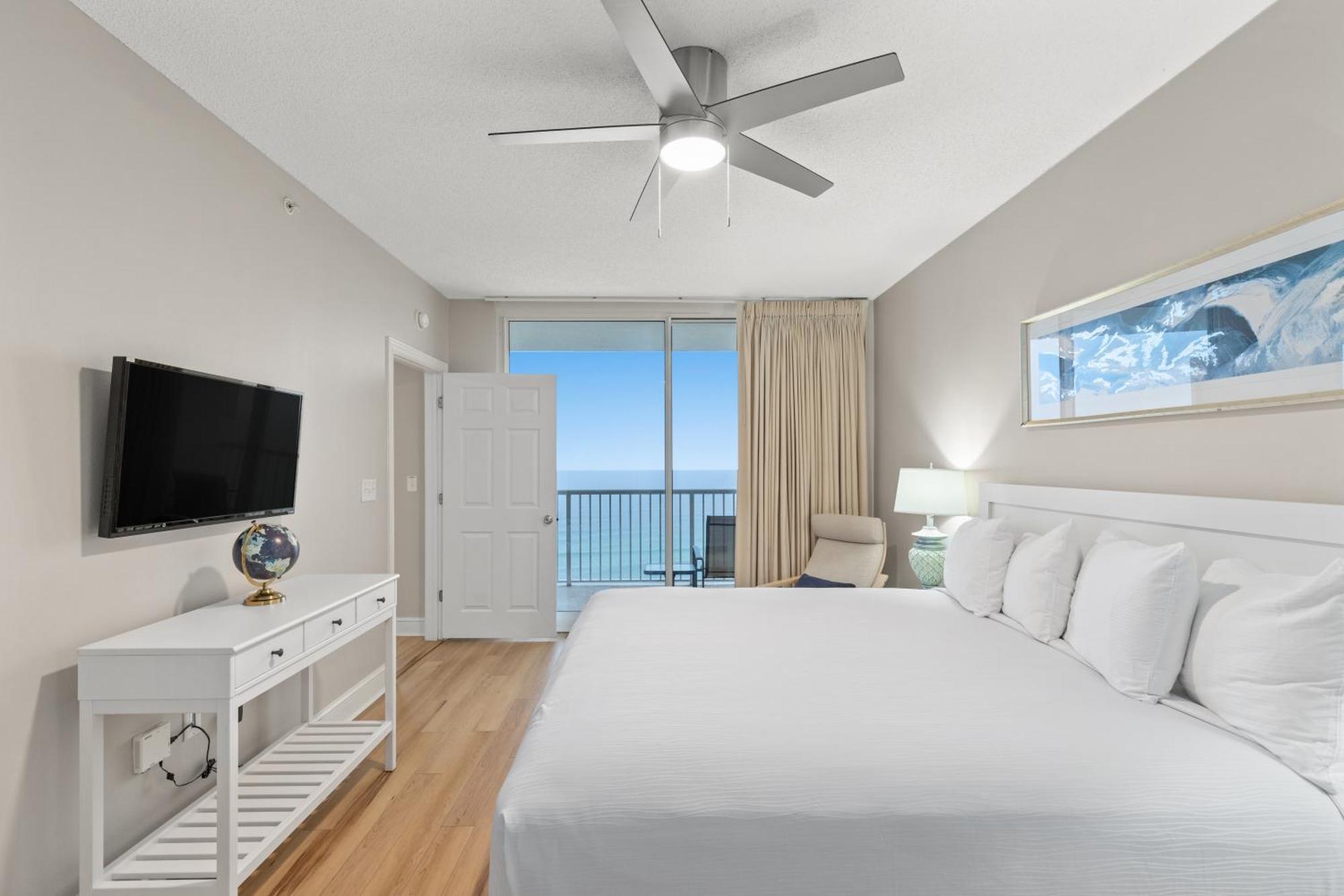 Official Majestic Beach Resort - Over 60 Units - All Ocean Front, Panama City Beach, Fl Room photo